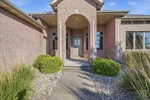 30 Canterbury Ct, Fairbury, IL 61739 - Photo 3
