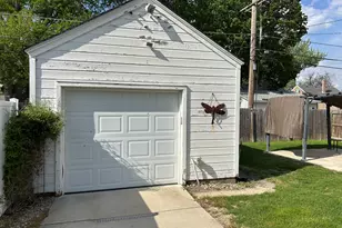 822 Douglas St, Morris, IL 60450 - Photo 21