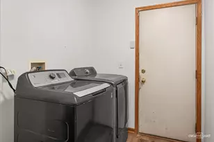 2595 Autumn Grove Ct W, Aurora, IL 60504 - Photo 7