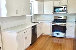 2140 Eastview Dr, Des Plaines, IL 60018 - Photo 3