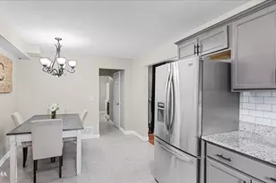 1210 Camden Ln, Aurora, IL 60504 - Photo 5