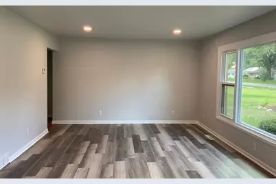 3929 Pinecrest Road, Rockford, IL 61107 - Photo 5