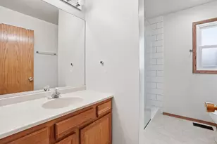 1122 Leo Singer Ln, Zion, IL 60099 - Photo 15