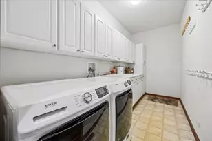 627 Mansfield Way, Oswego, IL 60543 - Photo 17