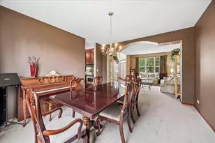 627 Mansfield Way, Oswego, IL 60543 - Photo 9