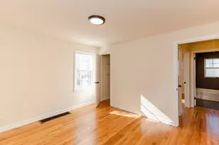 4260 W Nelson St, Chicago, IL 60641 - Photo 5