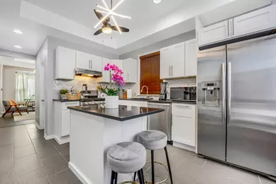 2920 N Gresham Avenue, Chicago, IL 60618 - Photo 13