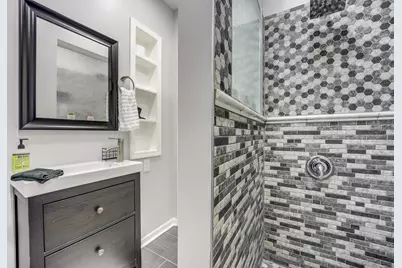 2920 N Gresham Avenue, Chicago, IL 60618 - Photo 11