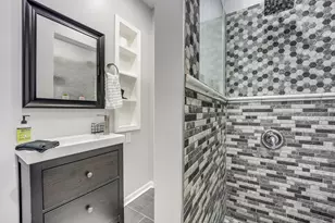 2920 N Gresham Ave, Chicago, IL 60618 - Photo 11