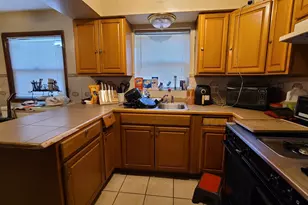 317 E 107th St, Chicago, IL 60628 - Photo 7