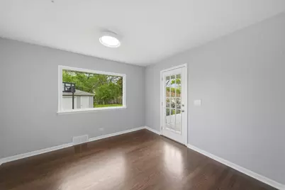 25 S Illinois Avenue, Villa Park, IL 60181 - Photo 9