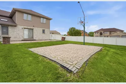 18110 S Sligo Way, Country Club Hills, IL 60478 - Photo 9