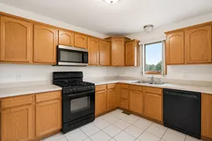 18110 S Sligo Way, Country Club Hills, IL 60478 - Photo 11