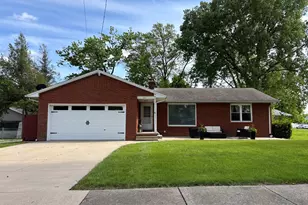 1007 W Bridge St, Streator, IL 61364 - Photo 1