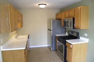 227 Brett Cir, Wauconda, IL 60084 - Photo 5