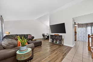 701 Buffalo Cir, Carol Stream, IL 60188 - Photo 3