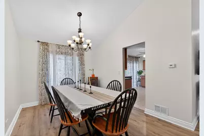 701 Buffalo Circle, Carol Stream, IL 60188 - Photo 7