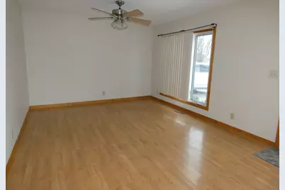515 Freeman Avenue, Streamwood, IL 60107 - Photo 9