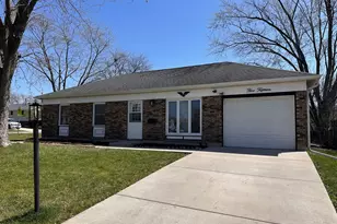 515 Freeman Ave, Streamwood, IL 60107 - Photo 1