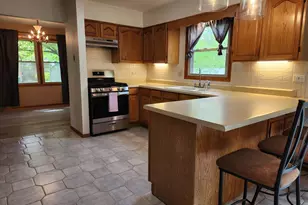 646 Meadow Ln, Winthrop Harbor, IL 60096 - Photo 5