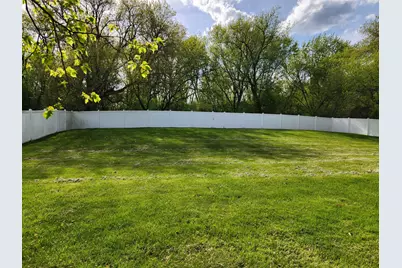 646 Meadow Lane, Winthrop Harbor, IL 60096 - Photo 3