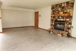 646 Meadow Ln, Winthrop Harbor, IL 60096 - Photo 9