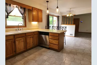 646 Meadow Lane, Winthrop Harbor, IL 60096 - Photo 7