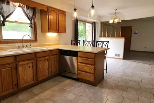 646 Meadow Ln, Winthrop Harbor, IL 60096 - Photo 7