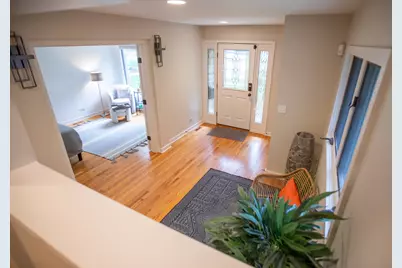110 N Myrtle Avenue, Elmhurst, IL 60126 - Photo 3