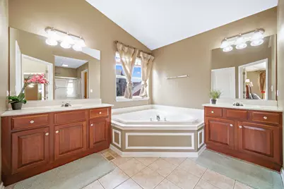 1044 Oakhill Drive, Aurora, IL 60502 - Photo 19