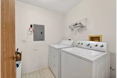 2845 Meadow Lane #V1, Schaumburg, IL 60193 - Photo 11
