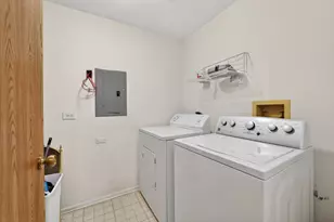 2845 Meadow Ln, Schaumburg, IL 60193 - Photo 11