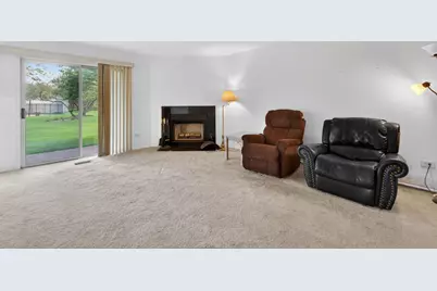 2845 Meadow Lane #V1, Schaumburg, IL 60193 - Photo 5