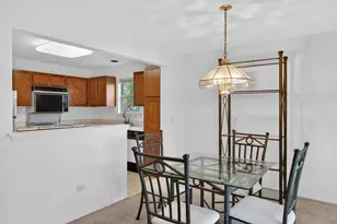 2845 Meadow Ln, Schaumburg, IL 60193 - Photo 7