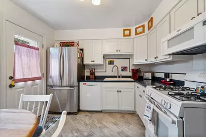 7511 N Bell Avenue #B, Chicago, IL 60645 - Photo 3