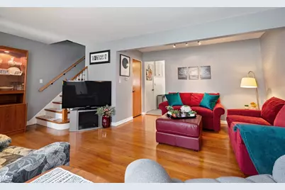 7511 N Bell Avenue #B, Chicago, IL 60645 - Photo 5