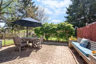 7511 N Bell Ave, Chicago, IL 60645 - Photo 13