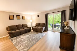 2474 Brunswick Cir, Woodridge, IL 60517 - Photo 7