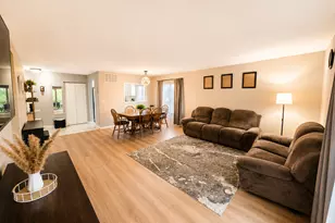 2474 Brunswick Cir, Woodridge, IL 60517 - Photo 5