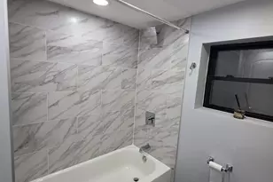 3251 W Evergreen Ave, Chicago, IL 60651 - Photo 25