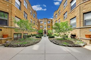 536 W Cornelia Ave, Chicago, IL 60657 - Photo 1