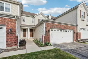 1555 Isle Royal Cir, Crystal Lake, IL 60014 - Photo 3