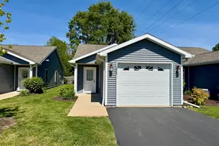 1503 Eadens Pl, Dixon, IL 61021 - Photo 1