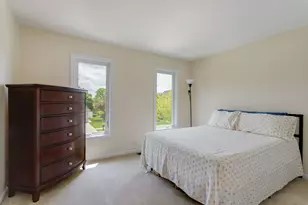 924 Naples Ln, Woodridge, IL 60517 - Photo 9