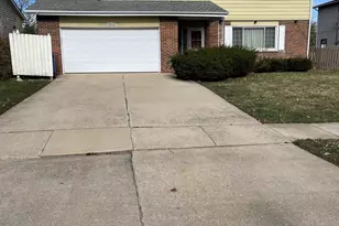 1802 W Willow Ln, Mount Prospect, IL 60056 - Photo 1