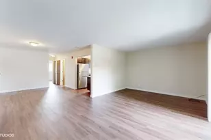 29W542 Country Ridge Dr, Warrenville, IL 60555 - Photo 5