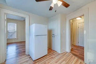 325 E Chicago St, Elgin, IL 60120 - Photo 5