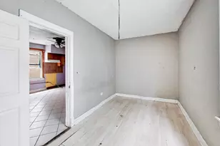 4946 S Hoyne Ave, Chicago, IL 60609 - Photo 13
