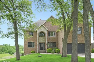 703 Glenda Ct, Sandwich, IL 60548 - Photo 1
