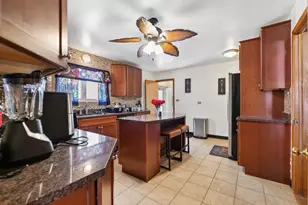 4437 W 100th St, Oak Lawn, IL 60453 - Photo 7